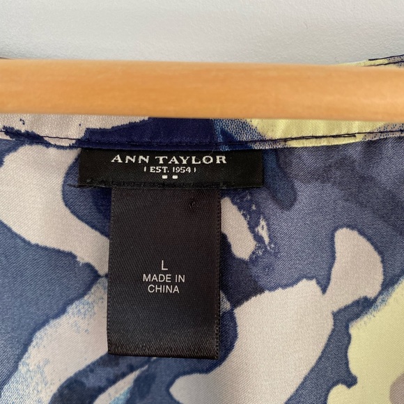 Ann Taylor Navy Sleeveless Top - Picture 4 of 8